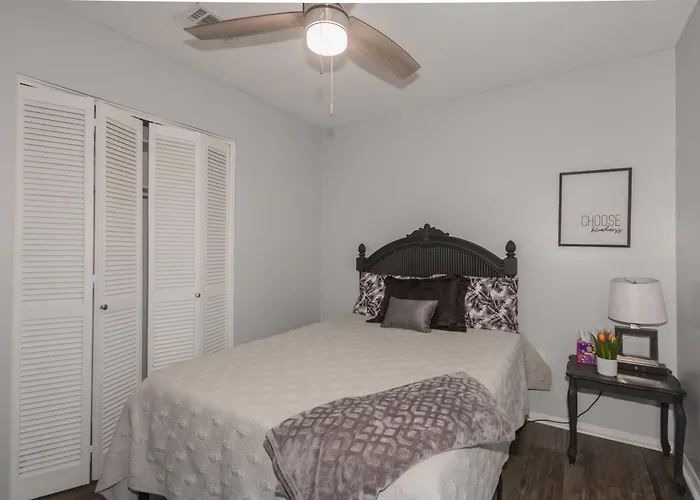 Cheerful 3 Bedroom 2Ba Home In Great Neighborhood!