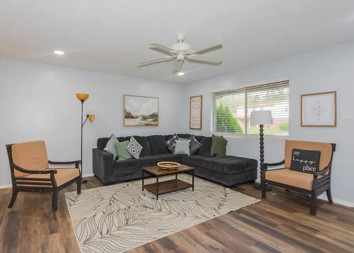 Cheerful 3 Bedroom 2Ba Home In Great Neighborhood!