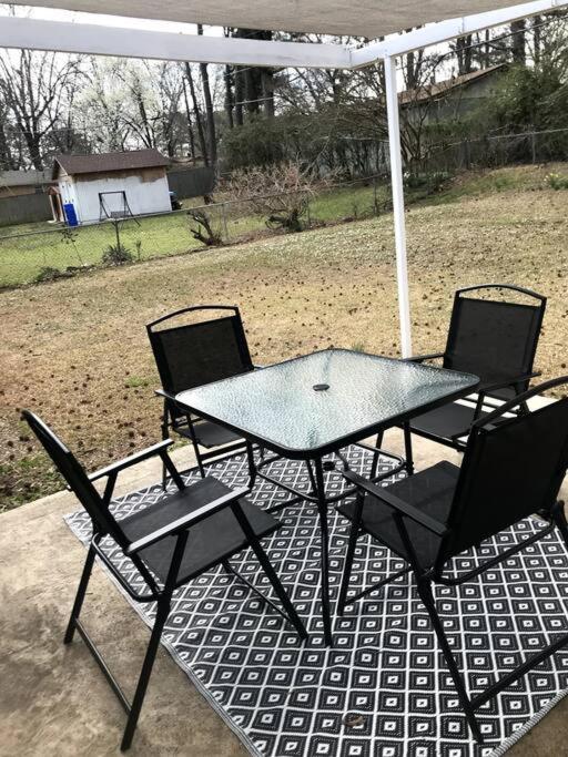 Cheerful 3 Bedroom 2ba In Great Neighborhood! Holiday home *