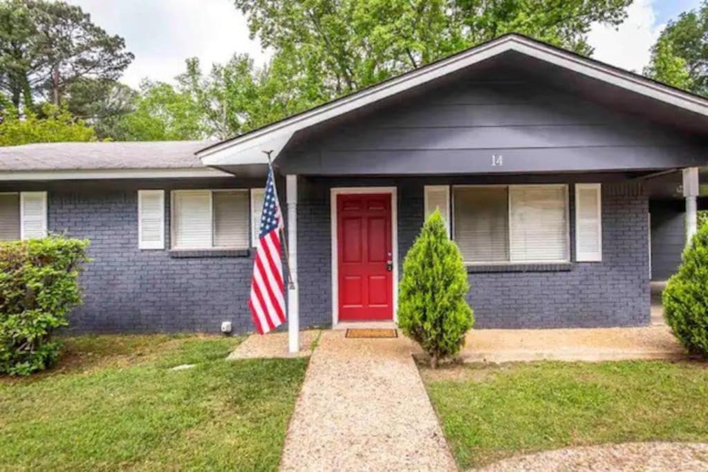 Cheerful 3 Bedroom 2ba In Great Neighborhood! Holiday home *