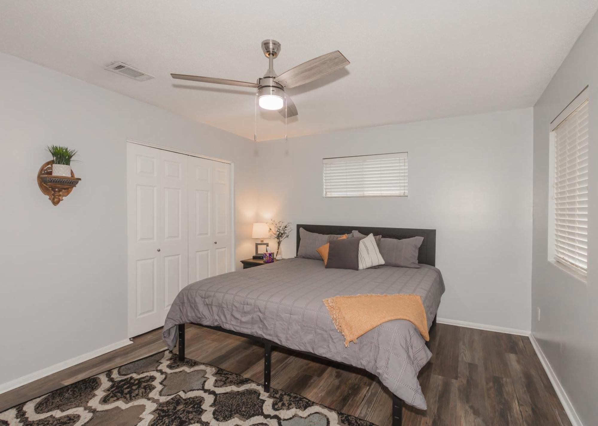 Cheerful 3 Bedroom 2ba In Great Neighborhood! Holiday home Jacksonville