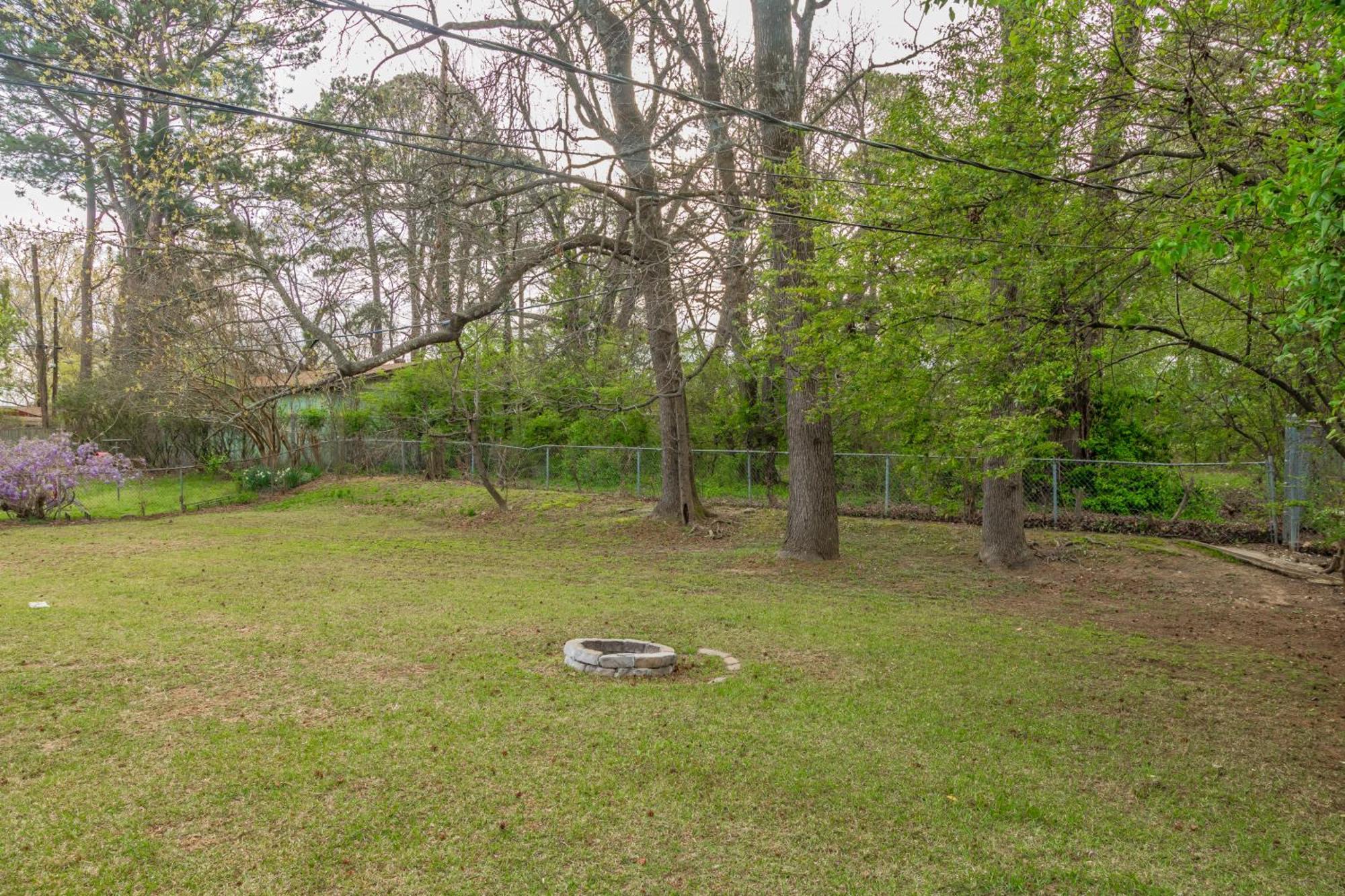 Cheerful 3 Bedroom 2ba In Great Neighborhood! Holiday home Jacksonville